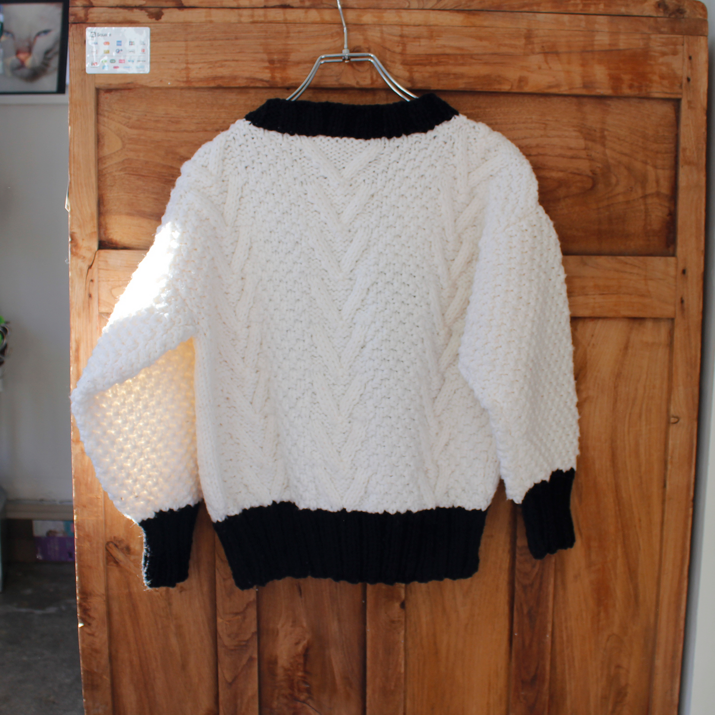 Sweet Black Cat Hand-knit Sweater