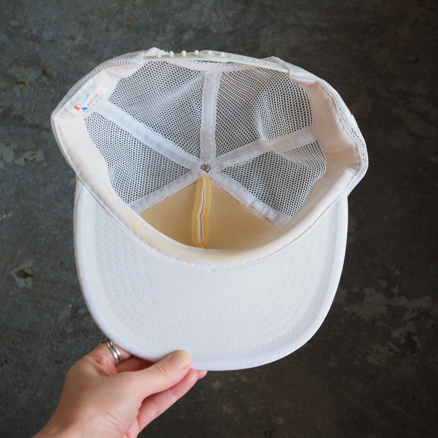 Crave Cat Food Cap / 80s-