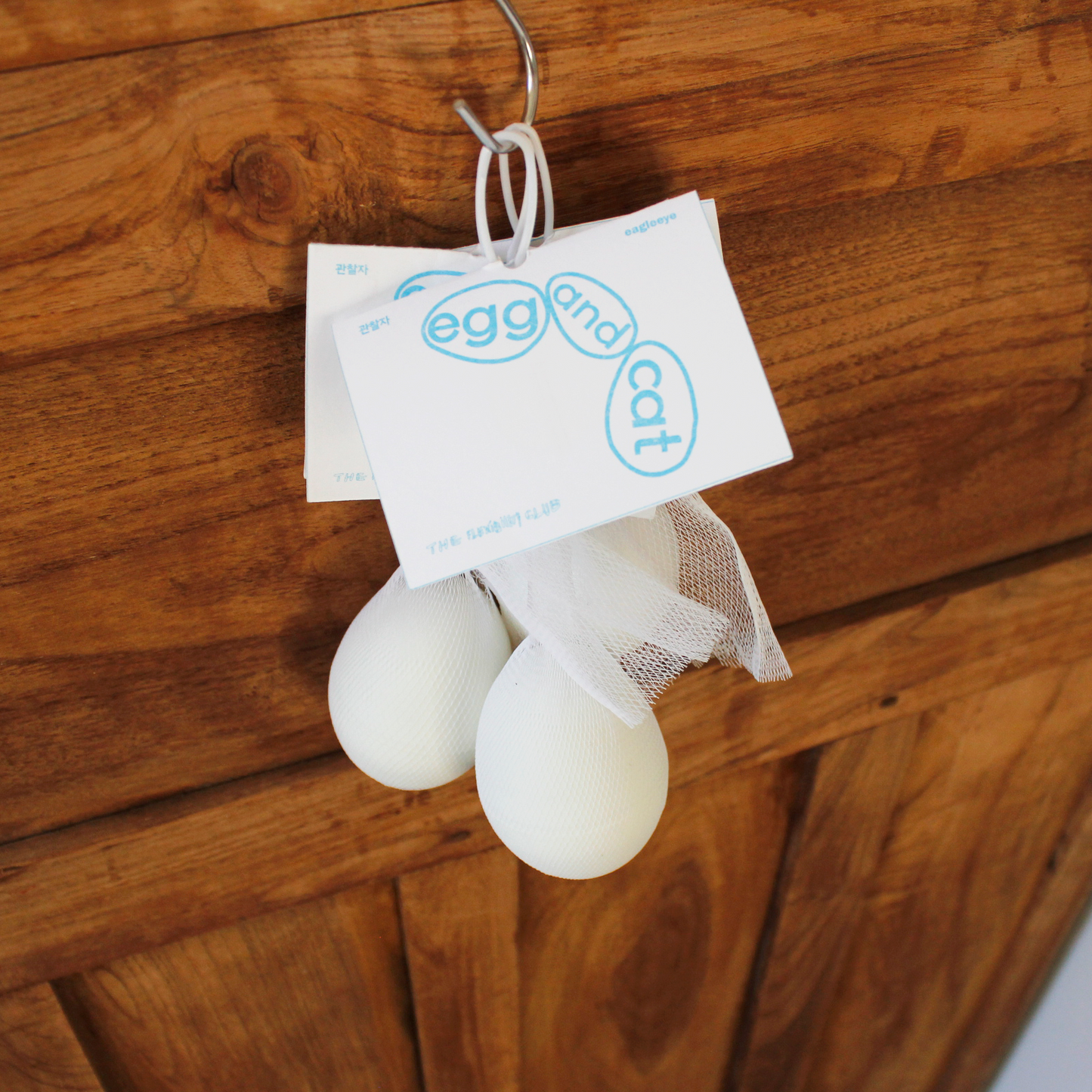 EGG and CAT / eagleeye