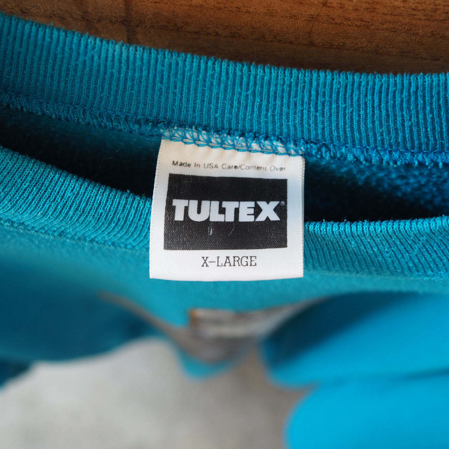 Gray Tabby & White Cat Sweat / 90s / Made in USA