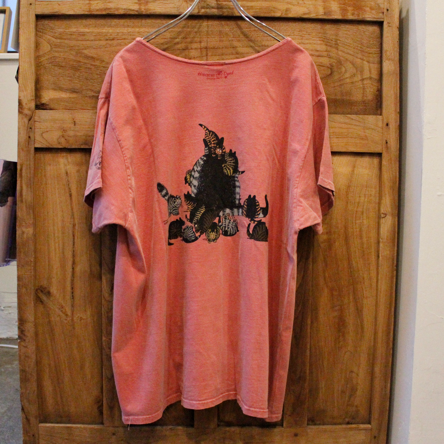 Mom Cat Hibiscus Tee / Kliban Cat / Crazy Shirts