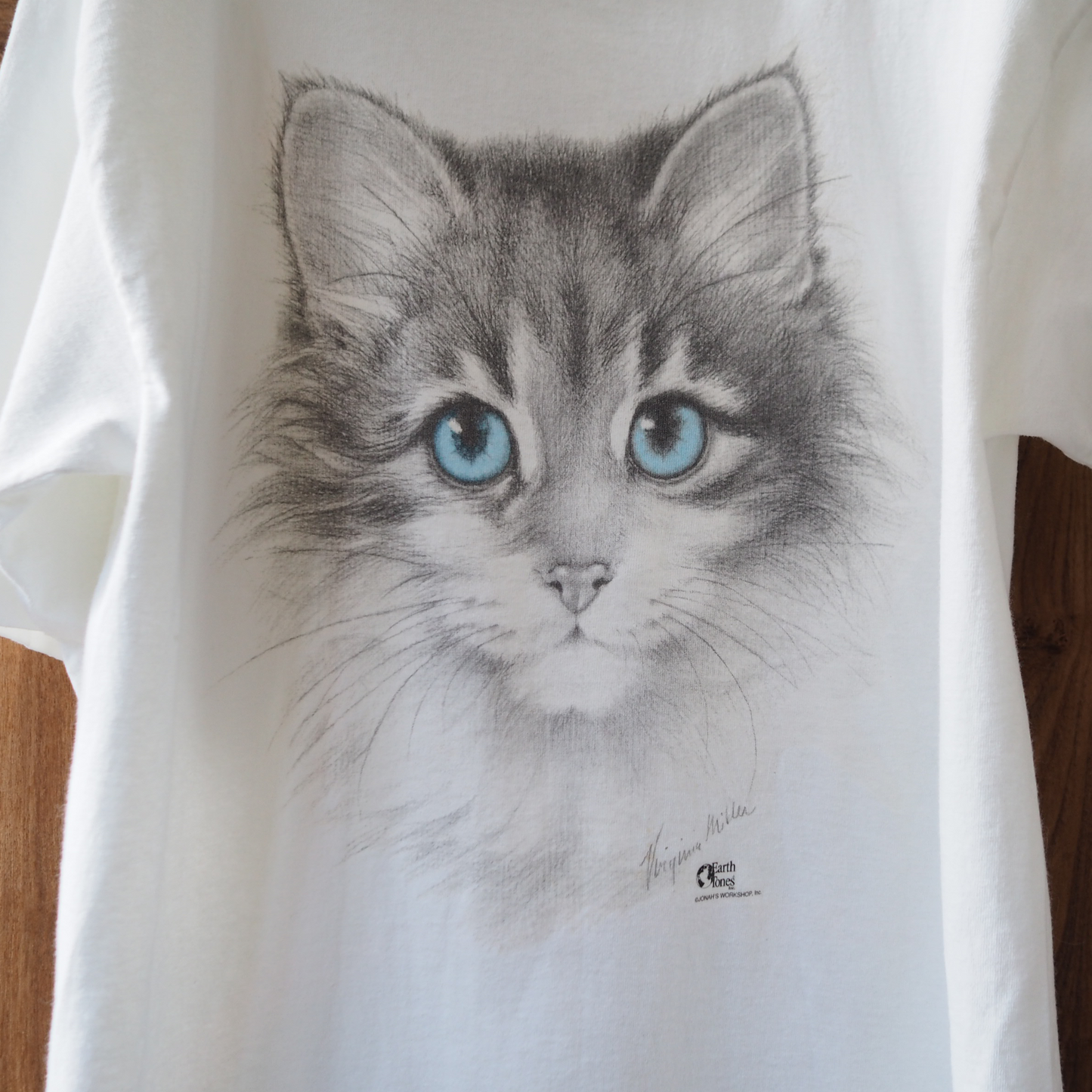 Blue Eyes Cat Portrait Tee / 90s / Made in USA