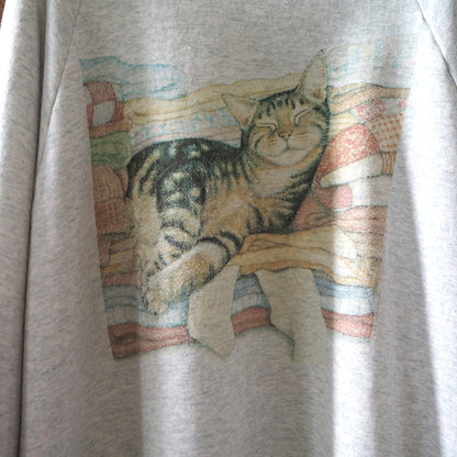 Sleepy Tabby Cat Sweatshirt / 90s / Made in USA