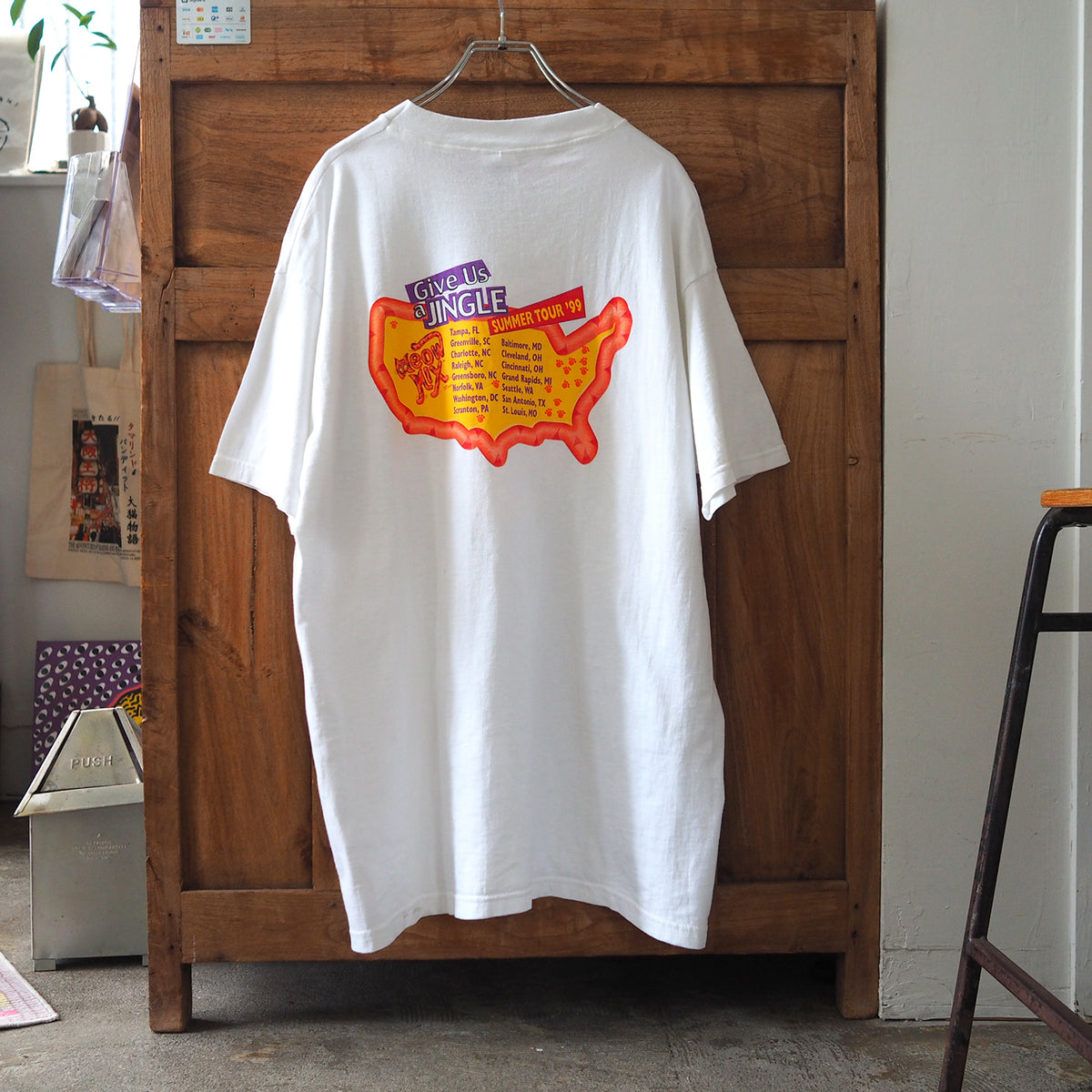 Meow Mix "Give Us a Jingle" Summer Tour '99 Tee / 90s