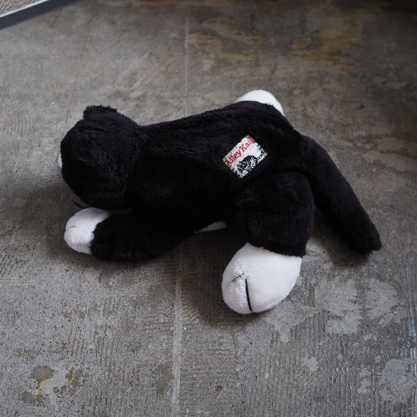 Alley Kats Plush / Black / 80s