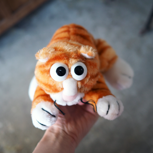 Alley Kat Kittens Plush / Orange Tabby / 80s