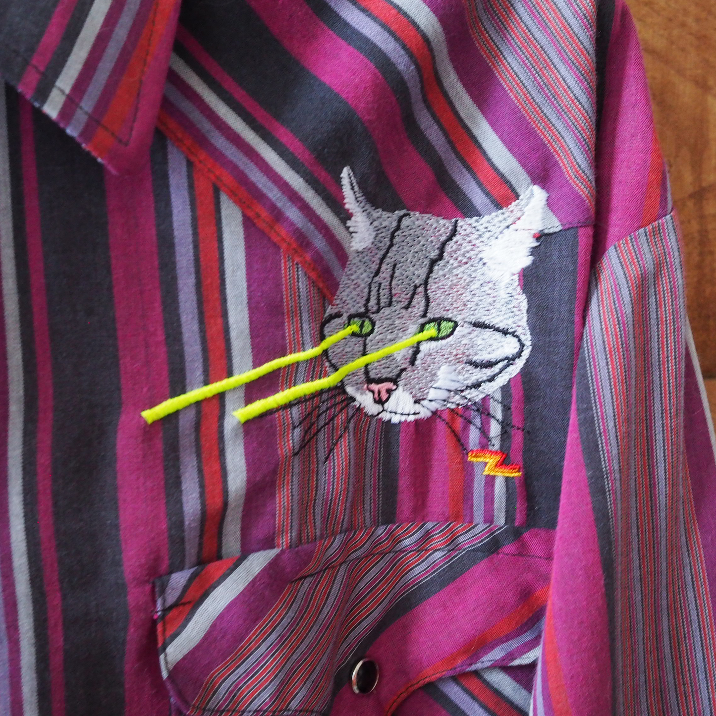 Laser-Eyed Cat Shirt / 90s / Made in USA