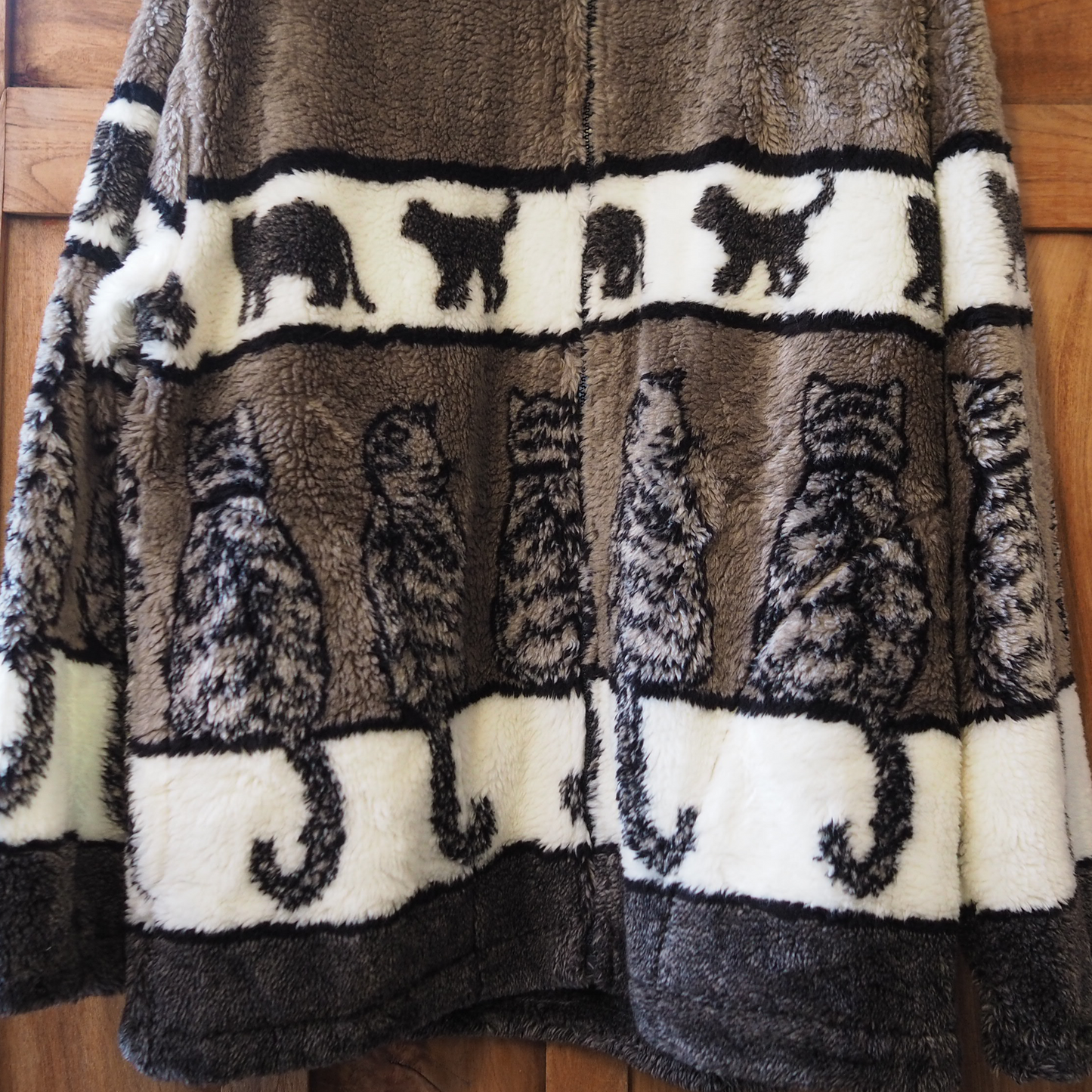 Black Mountain Lined Cats Fleece Jacket / Made in USA