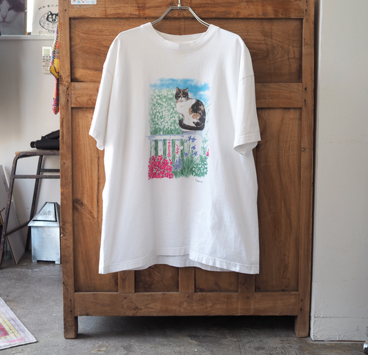 Calico in the Garden Tee / 90s