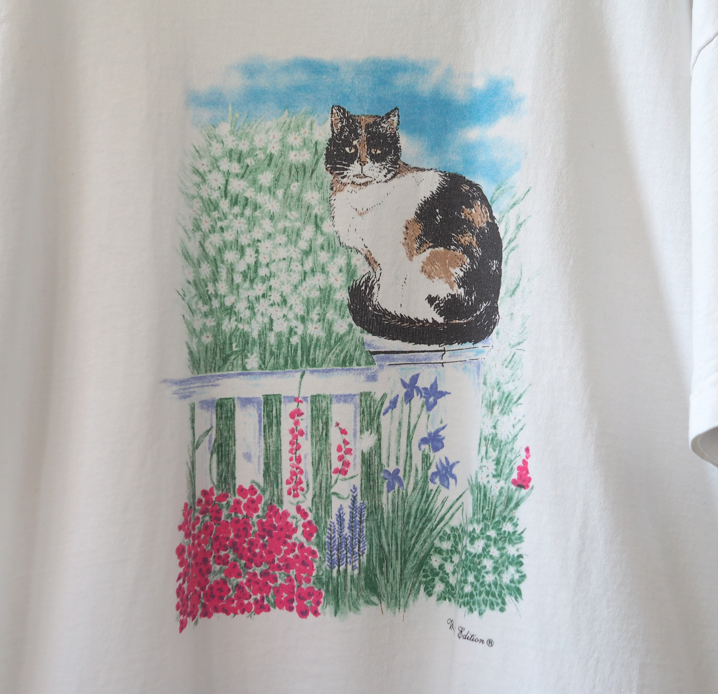 Calico in the Garden Tee / 90s