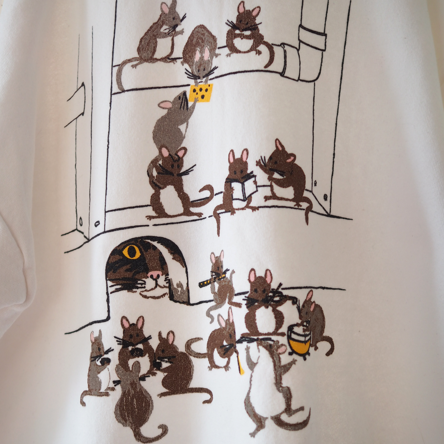 Cat vs. Mouse Sweat / 90s / Made in USA