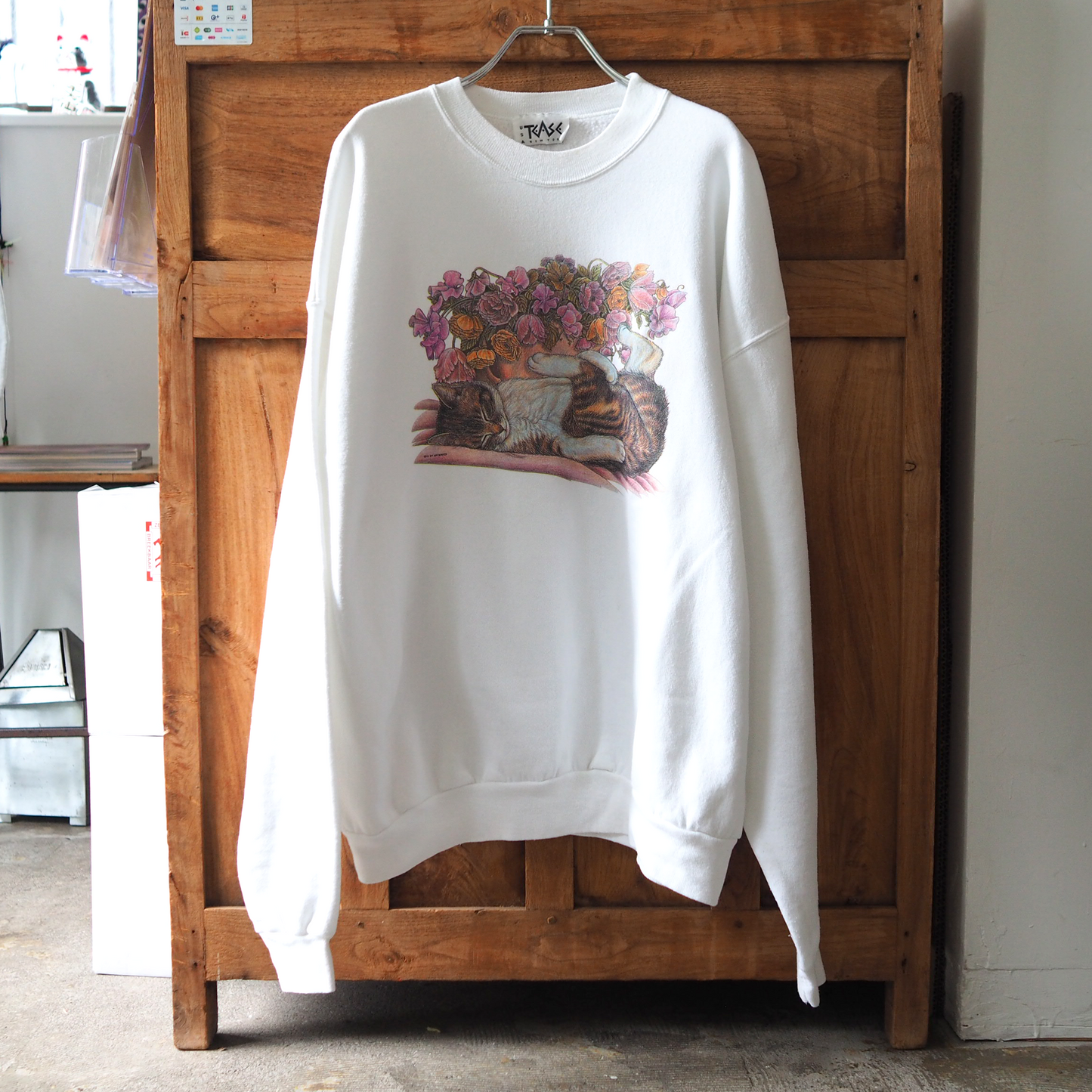 Cat Nap with Flowers Sweat / 90s / Made in USA