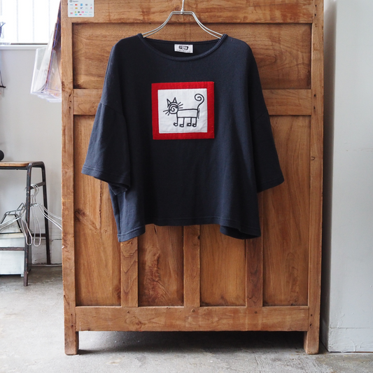 Tribal Cat Felt Patch Tee / 90s / Made in USA