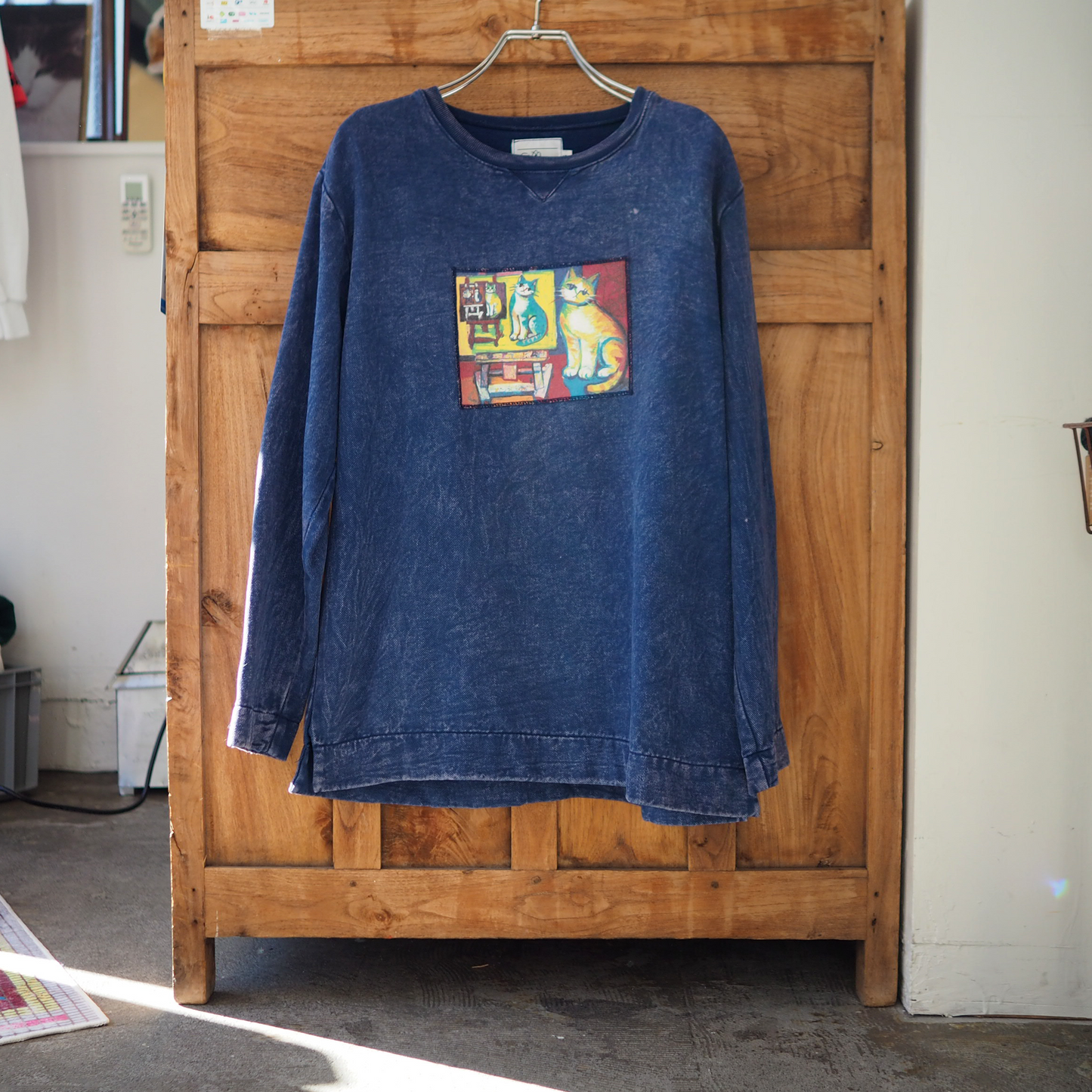 Painting Cat Sweatshirt / 90s / Made in USA