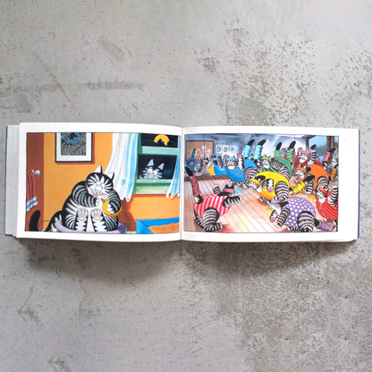 Cat 17th Anniversary Edition (1992) / Vintage Book