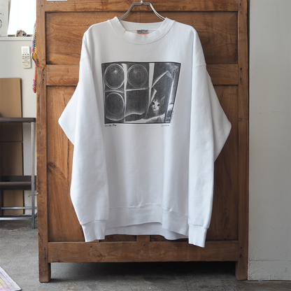 Cat in the Box Sweatshirt / 90s