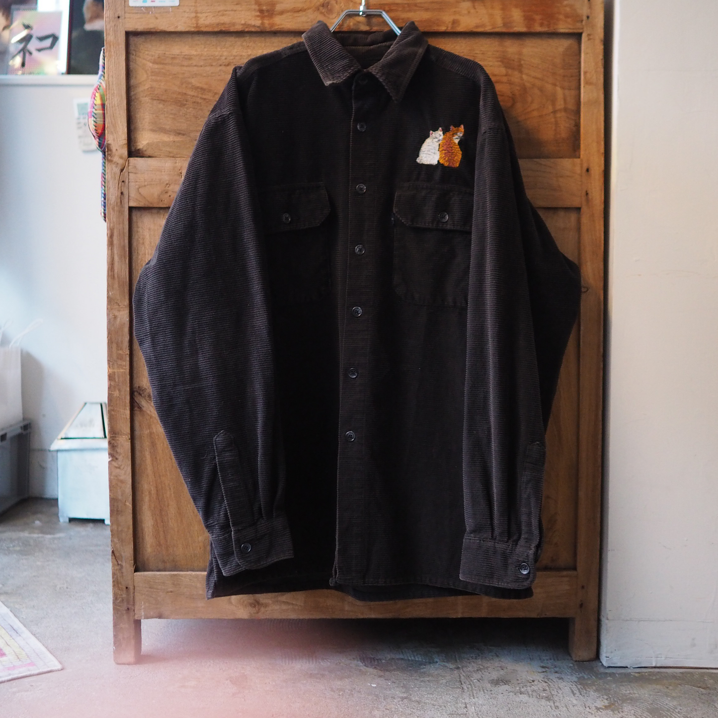 Levi’s Cat Embroidered Corduroy Shirt / 90s