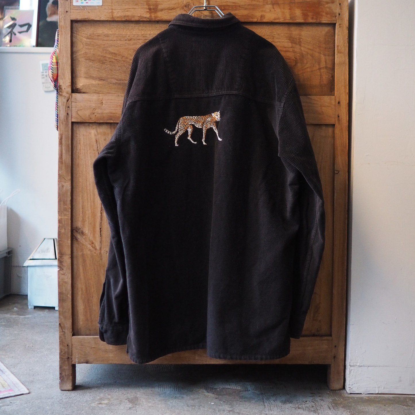 Levi’s Cat Embroidered Corduroy Shirt / 90s
