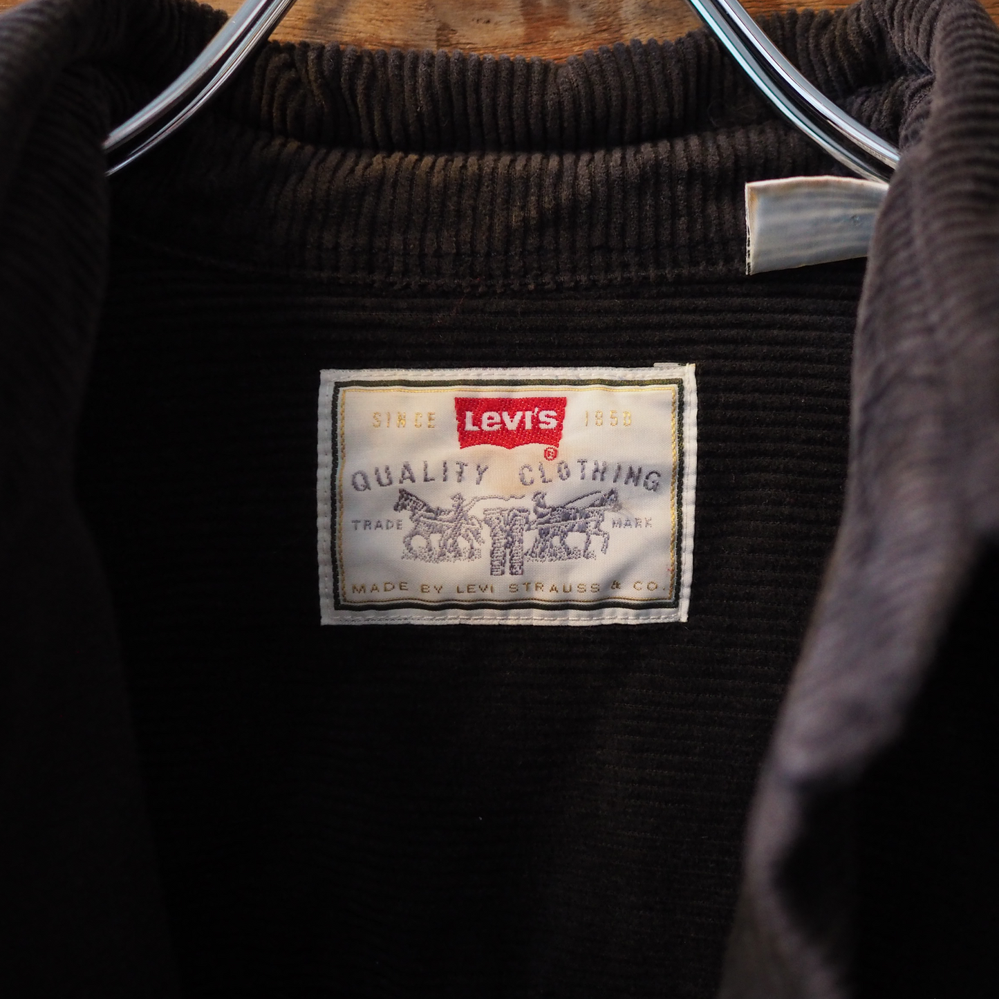 Levi’s Cat Embroidered Corduroy Shirt / 90s