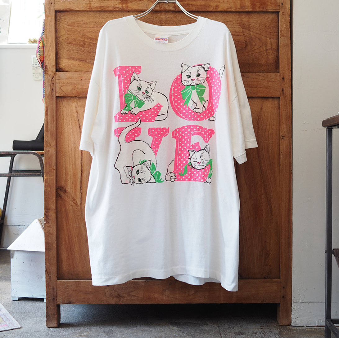 LOVE Tee / 90s