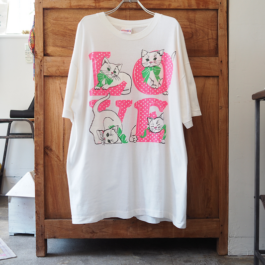 LOVE Tee / 90s