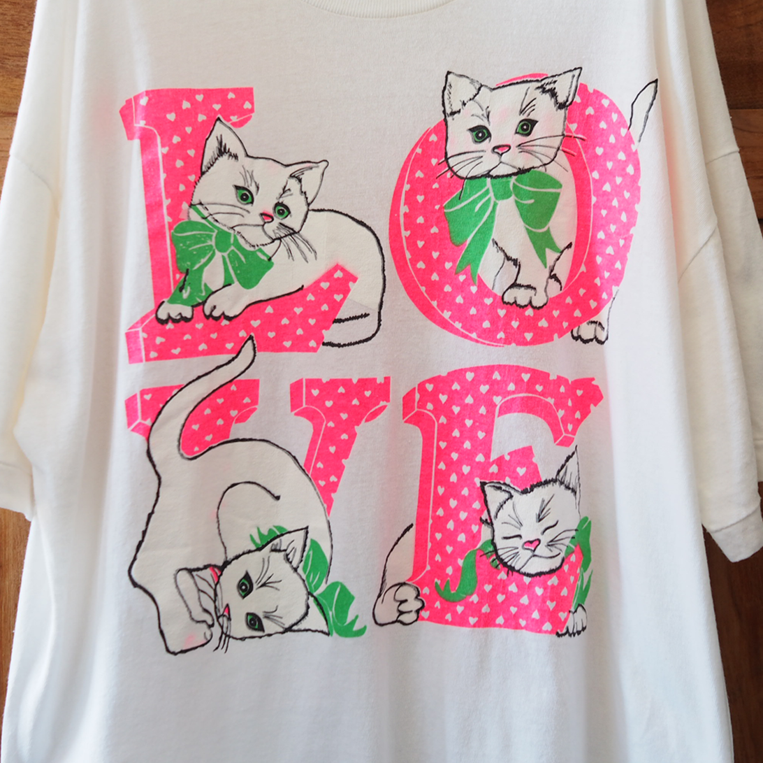 LOVE Tee / 90s