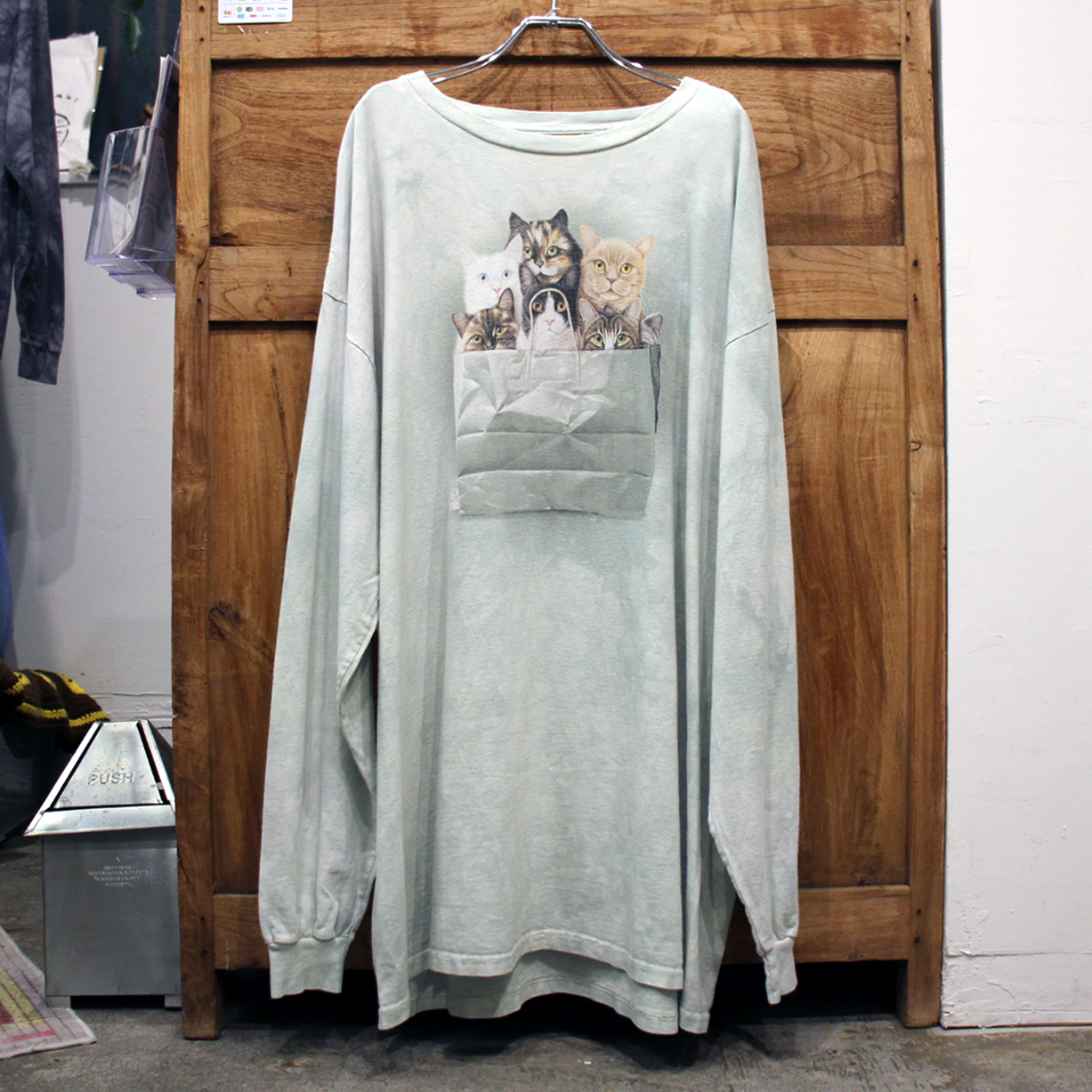 The Mountain Cats in the Bag Long-Sleeve Tee / 00s-