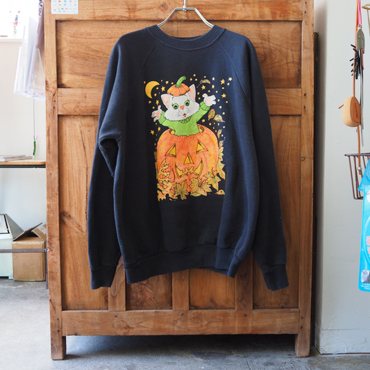 Peek-a-Boo White Cat Tee / 90s