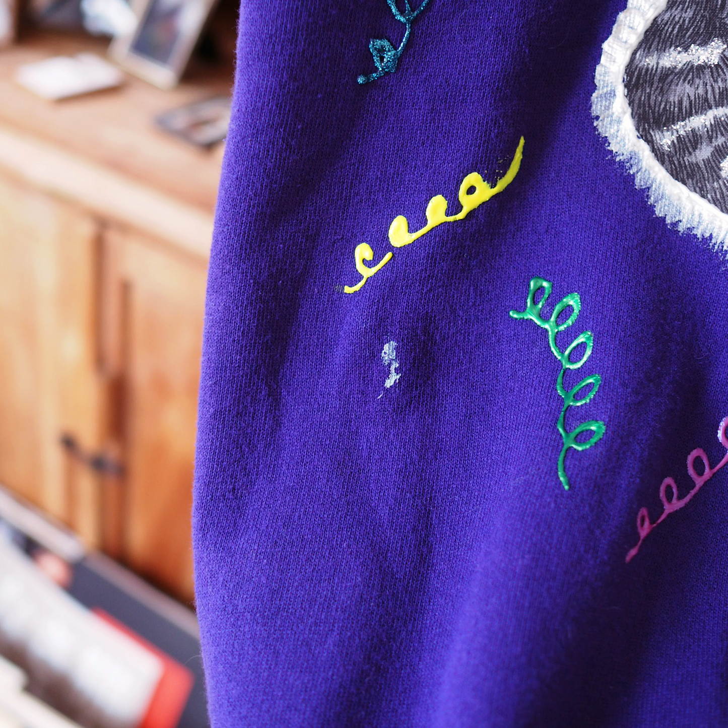 Silver Tabby Decorated Sweater / 90s / Made in USA