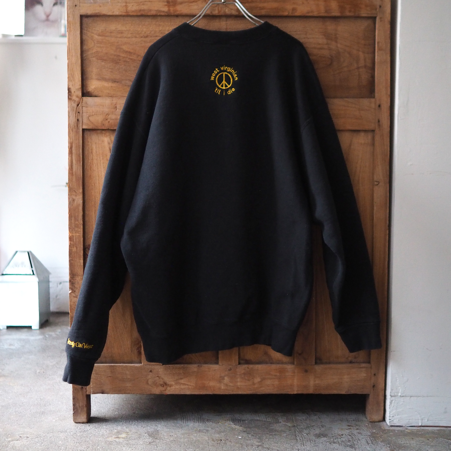 Stray Cat Cafe Sweat / 90s