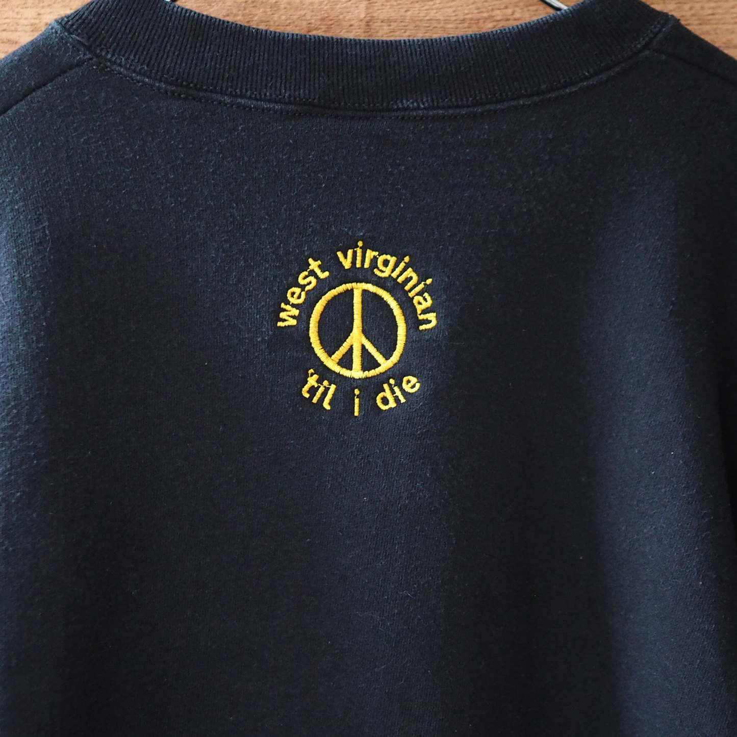 Stray Cat Cafe Sweat / 90s