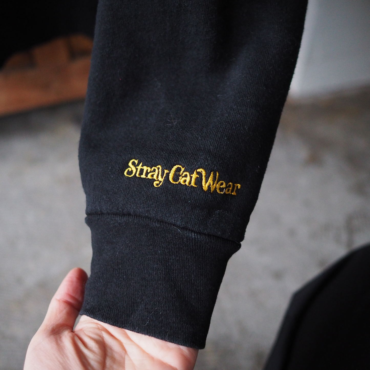 Stray Cat Cafe Sweat / 90s