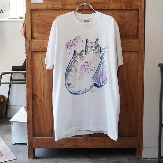 Truly Magic Shirt / 90s / Made in USA