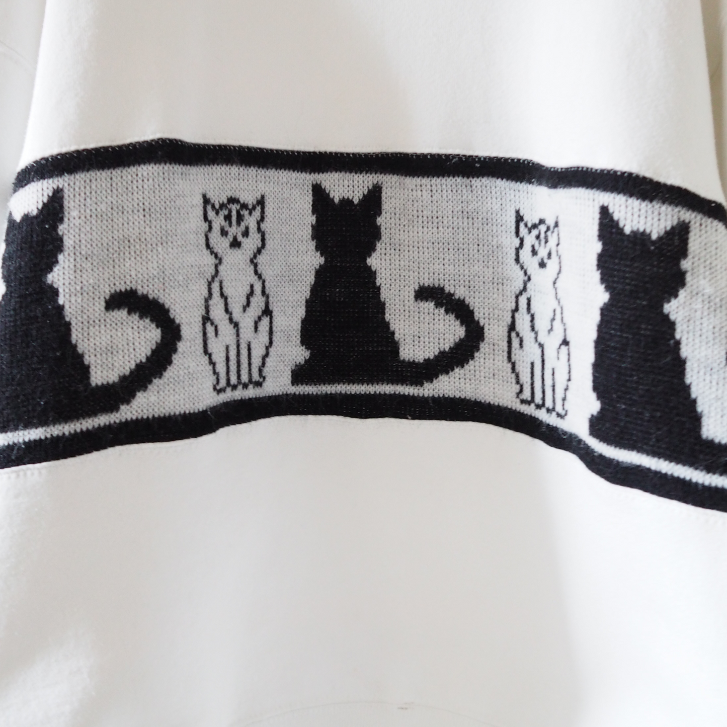 White Cat & Black Cat Sweat / 90s / Made in USA