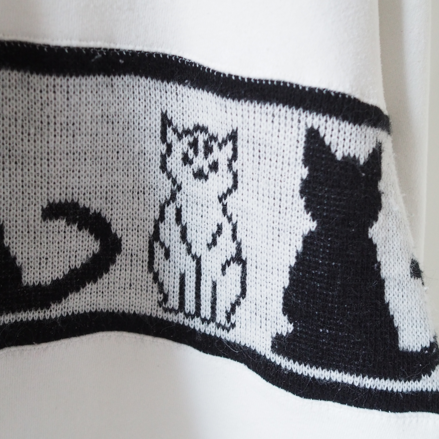 White Cat & Black Cat Sweat / 90s / Made in USA